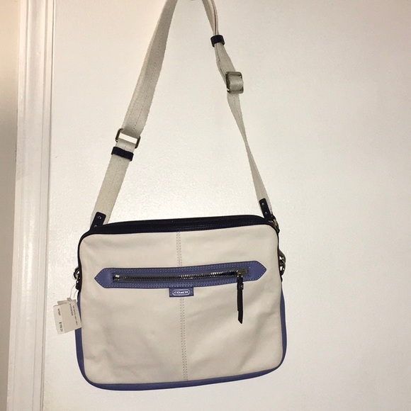 New crossbody coach with tags - Picture 1 of 5